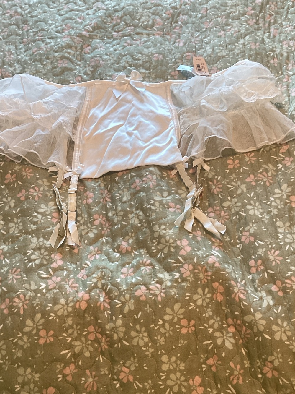 Victoria’s Secret I do satin front cheered, lace, side, bride garter belt XS NWT